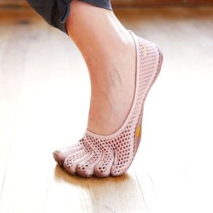 Vibram five fingers size 38